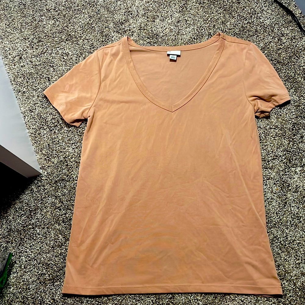 V-neck tee shirt tan